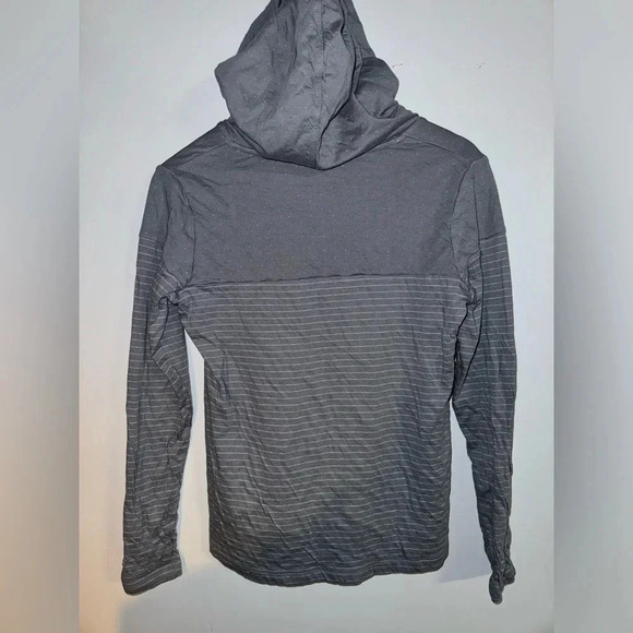 Columbia women’s long sleeve hoodie shirt grey white stripped medium active wear - Picture 3 of 8